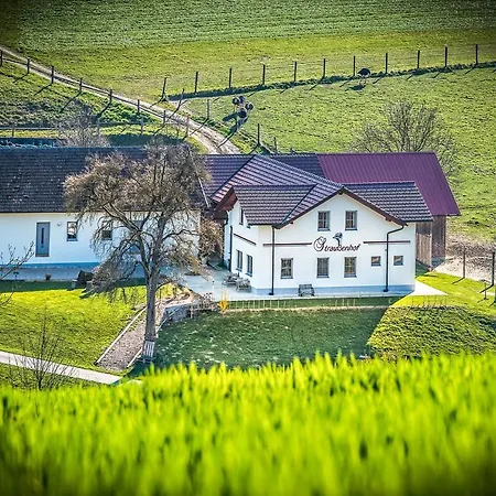 Straussenhof Halmer Farm stay Oberndorf an der Melk