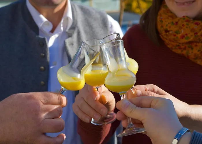 Lantgård Straussenhof Halmer *